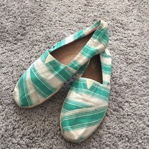 Toms Ladies Shoes Size 8